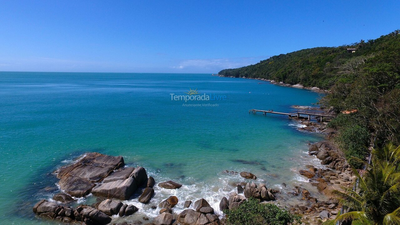 Casa para aluguel de temporada em Porto Belo (Araca)