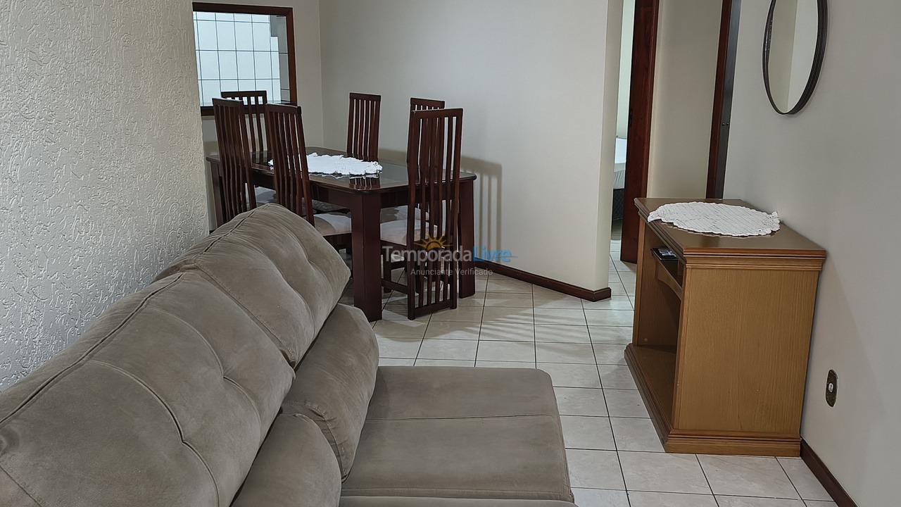 Apartamento para aluguel de temporada em Itapema (Meia Praia)