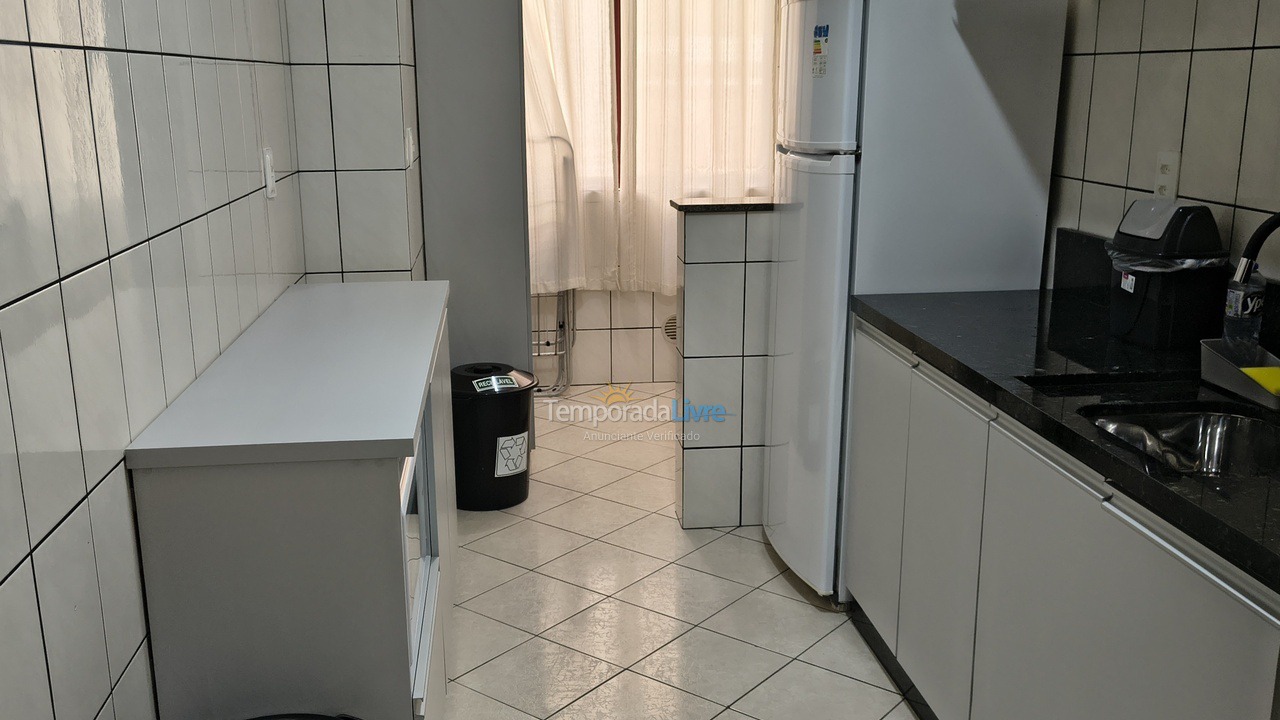 Apartamento para aluguel de temporada em Itapema (Meia Praia)
