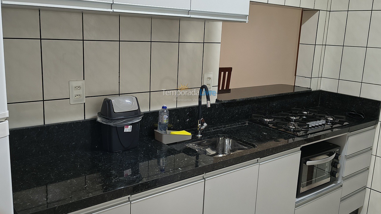 Apartamento para aluguel de temporada em Itapema (Meia Praia)