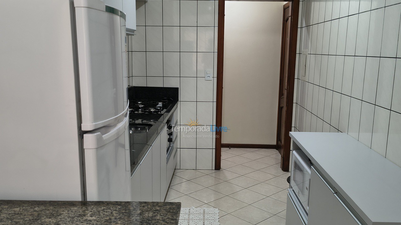 Apartamento para aluguel de temporada em Itapema (Meia Praia)