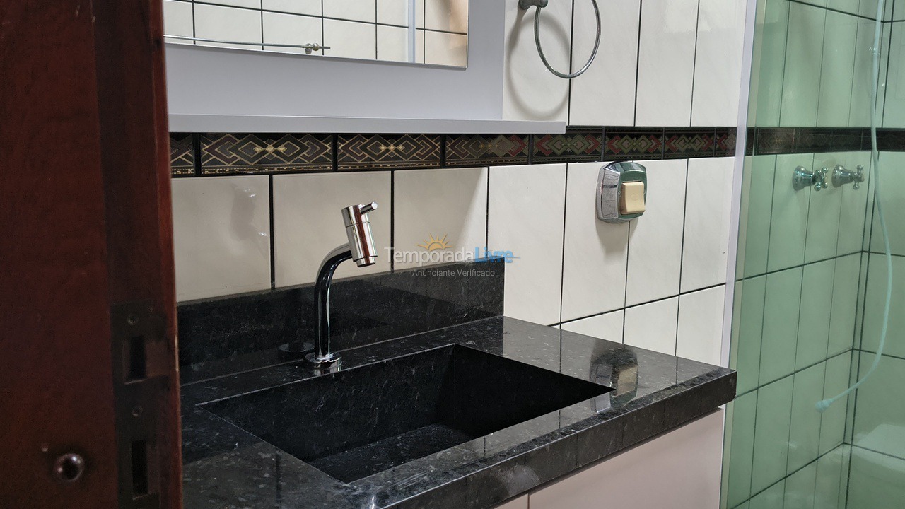 Apartamento para aluguel de temporada em Itapema (Meia Praia)