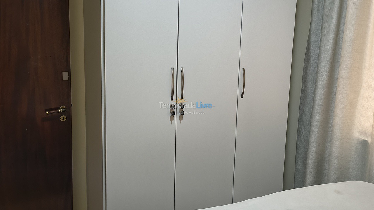 Apartamento para aluguel de temporada em Itapema (Meia Praia)