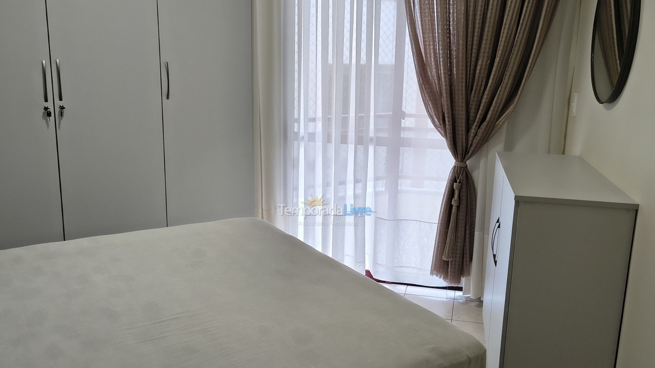 Apartamento para aluguel de temporada em Itapema (Meia Praia)