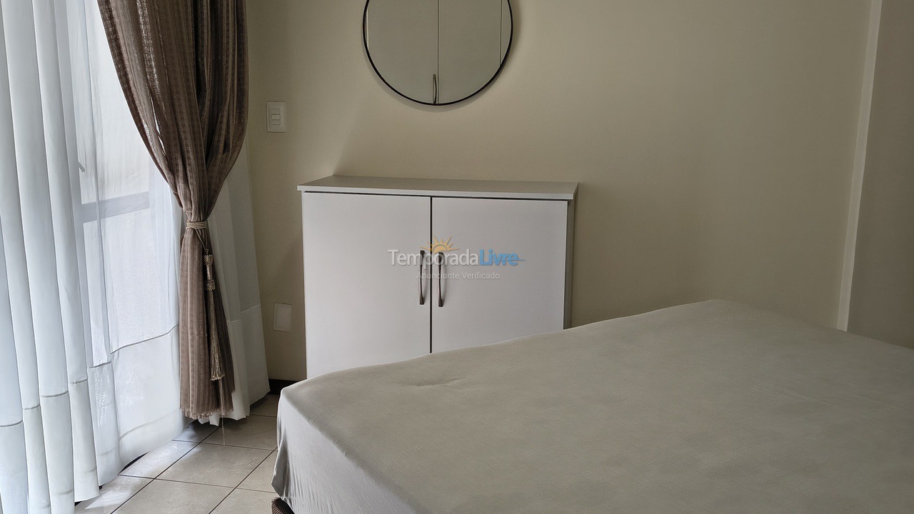 Apartamento para aluguel de temporada em Itapema (Meia Praia)