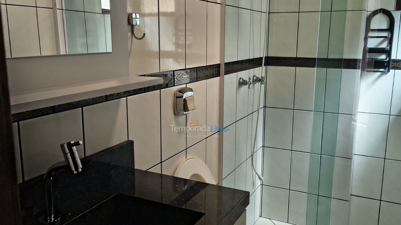 Apartamento para aluguel de temporada em Itapema (Meia Praia)