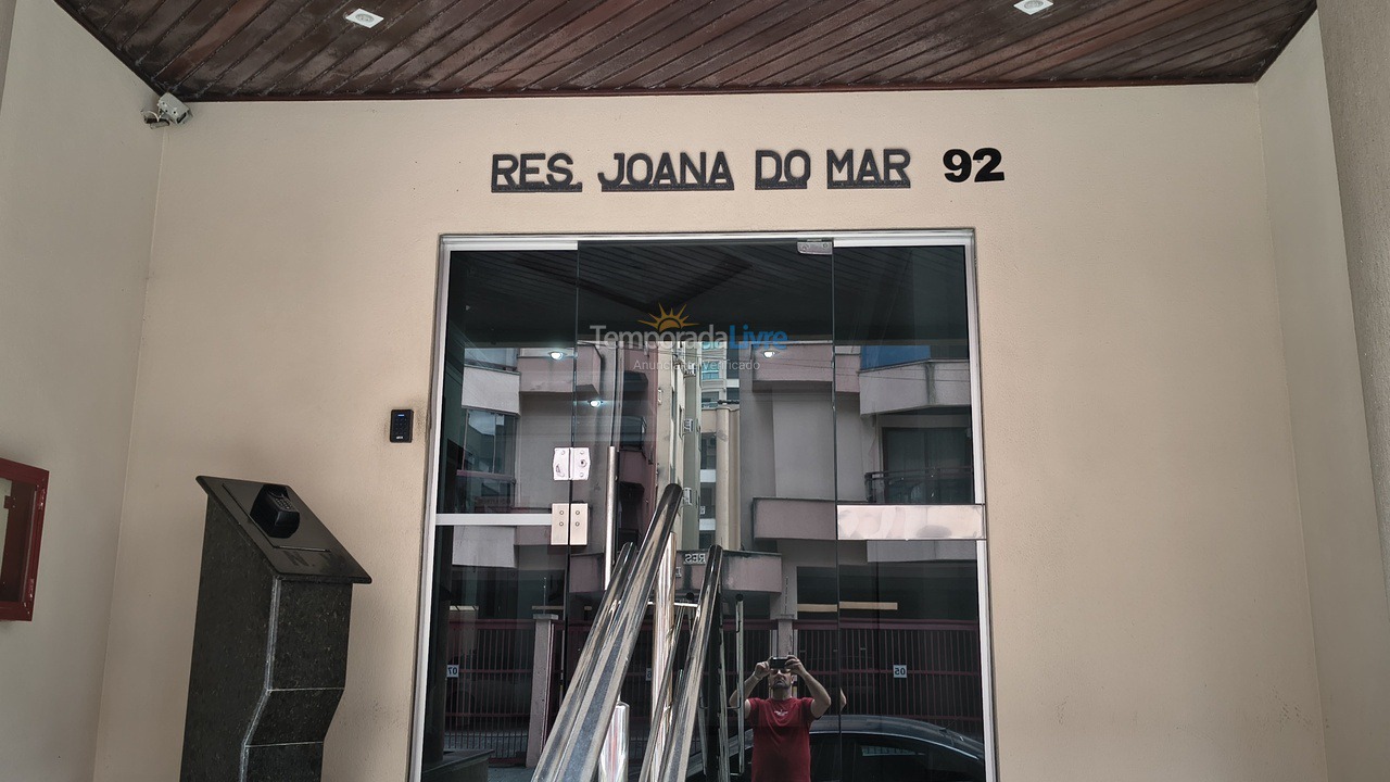 Apartamento para aluguel de temporada em Itapema (Meia Praia)