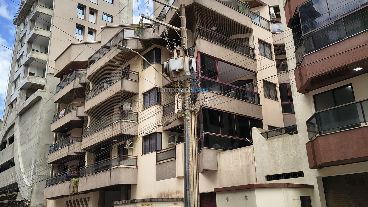 Apartamento para aluguel de temporada em Itapema (Meia Praia)