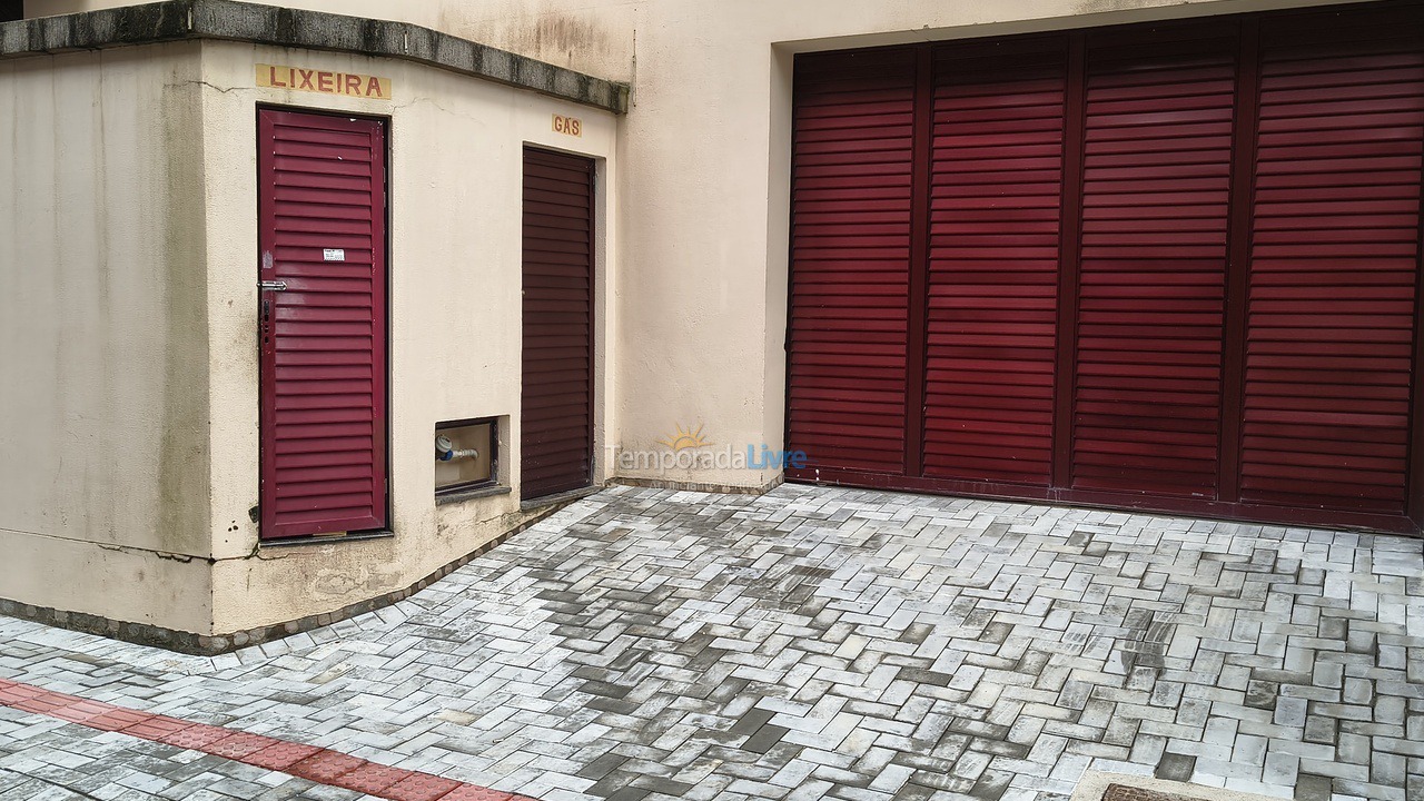 Apartamento para aluguel de temporada em Itapema (Meia Praia)