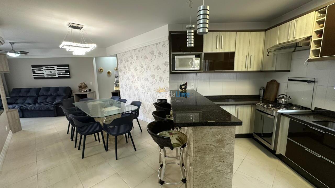 Apartment for vacation rental in Bombinhas (Praia de Bombas)