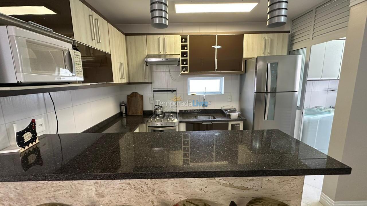 Apartment for vacation rental in Bombinhas (Praia de Bombas)