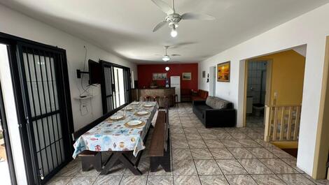 LARGE AND CONVENIENT SEAFRONT HOME WITH 04 DORMITORIES