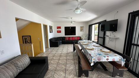 LARGE AND CONVENIENT SEAFRONT HOME WITH 04 DORMITORIES