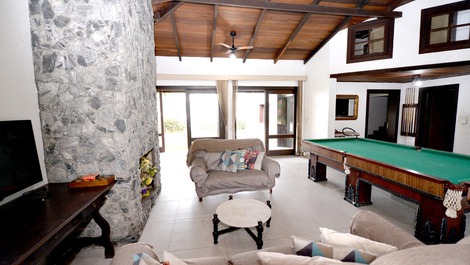 BEAUTIFUL SEASIDE HOUSE IN PORTO BELO WITH 5 DORMITORIES