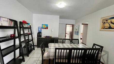 Apartamento em Meia Praia para 8 pessoas