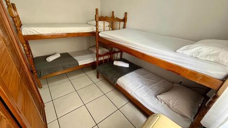 Apartamento em Meia Praia para 8 pessoas