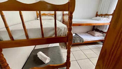Apartamento em Meia Praia para 8 pessoas