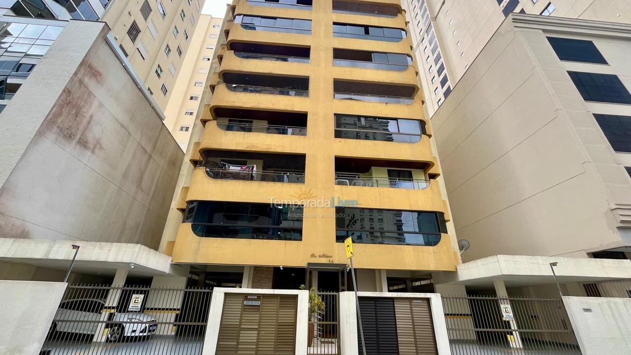 Apartamento para aluguel de temporada em Itapema (Meia Praia)