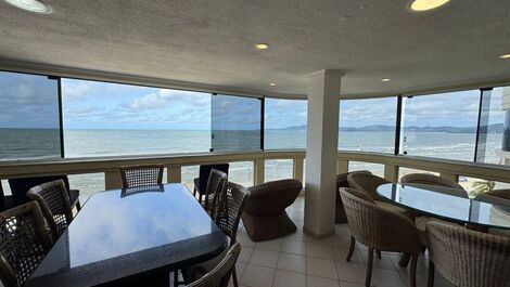 Apartment Ocean Front in Meia Praia - Itapema SC
