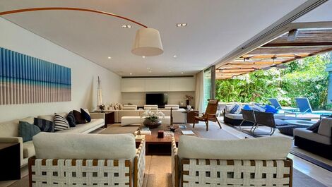 Condomínio frente ao mar, 5 suítes, piscina privativa, Baleia.