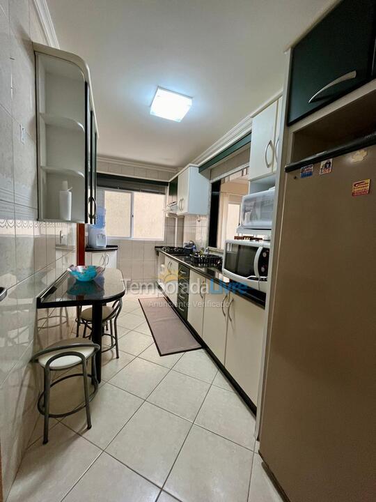 Apartamento para aluguel de temporada em Itapema (Meia Praia)