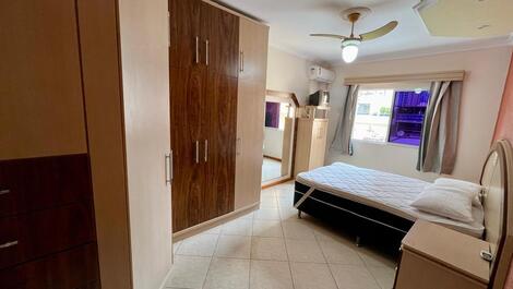 Apartamento para 10 pessoas na Quadra do Mar em Meia Praia