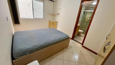 Apartamento para 10 pessoas na Quadra do Mar em Meia Praia