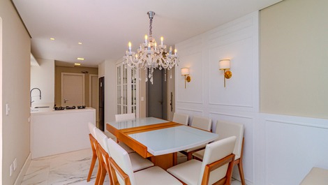 Apartamento alto padrão a 250 metros do mar!