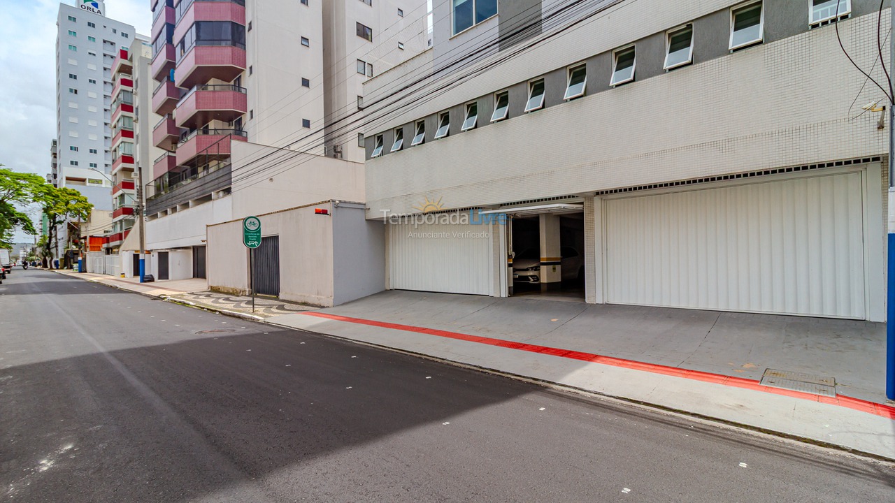 Apartamento para aluguel de temporada em Balneário Camboriú (Centro)