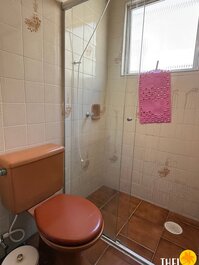 Cozy and economical 1 bedroom apartment with linens, very close to the beach...