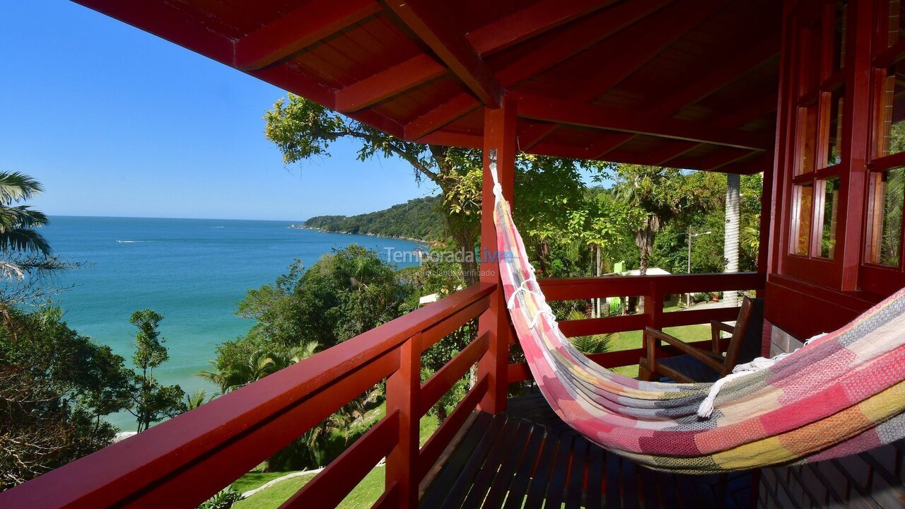 Casa para aluguel de temporada em Porto Belo (Araca)