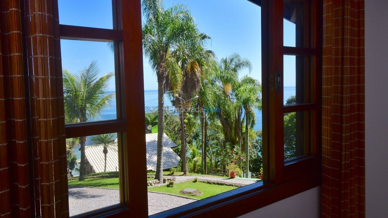 Casa para aluguel de temporada em Porto Belo (Araca)