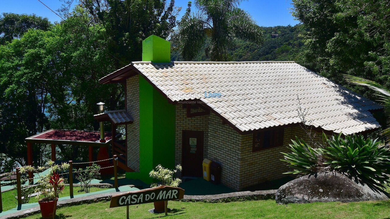 Casa para aluguel de temporada em Porto Belo (Araca)