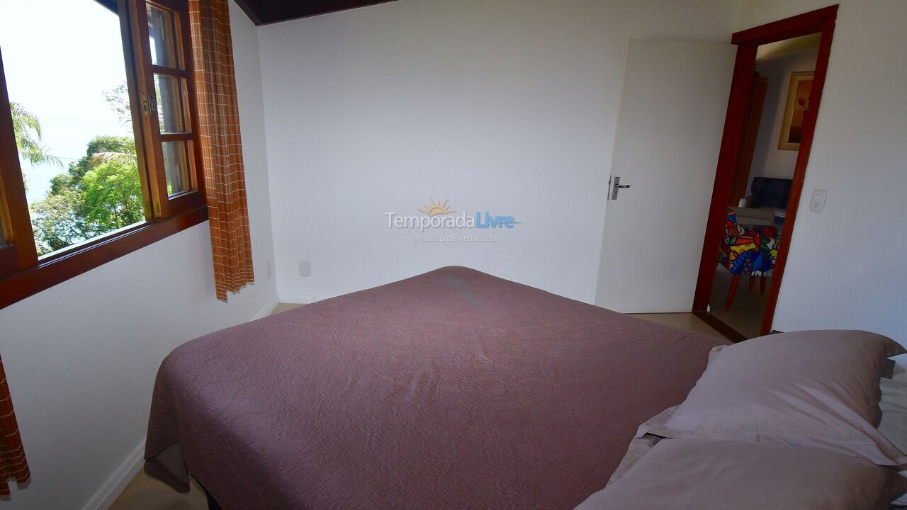 Casa para aluguel de temporada em Porto Belo (Araca)