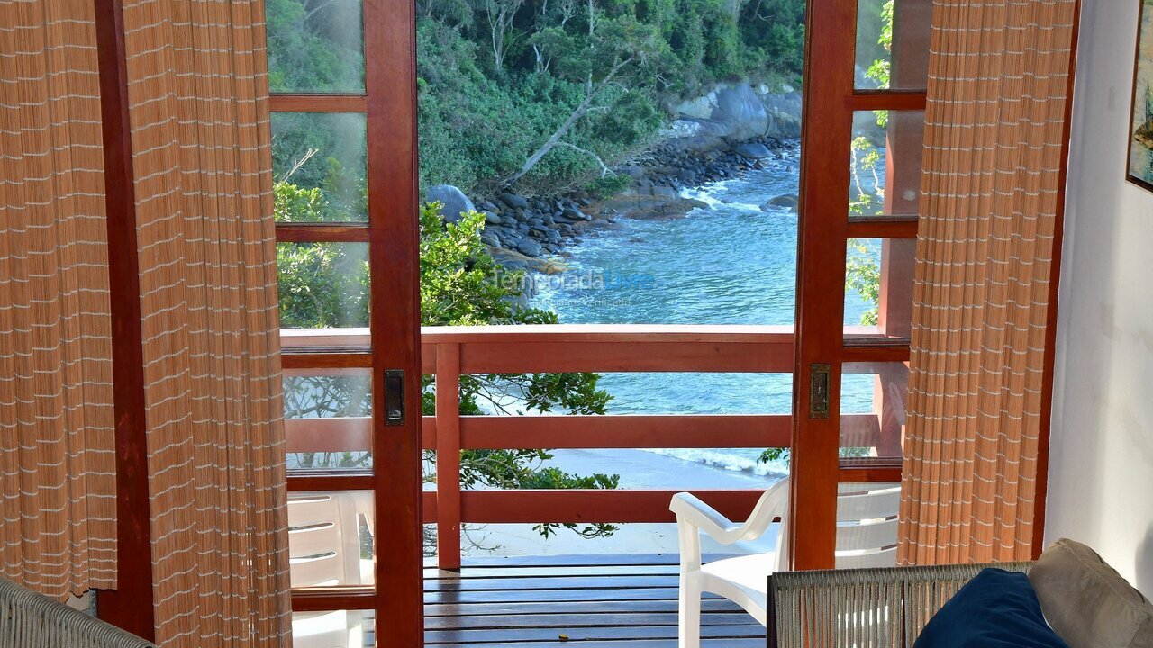 Casa para aluguel de temporada em Porto Belo (Araca)