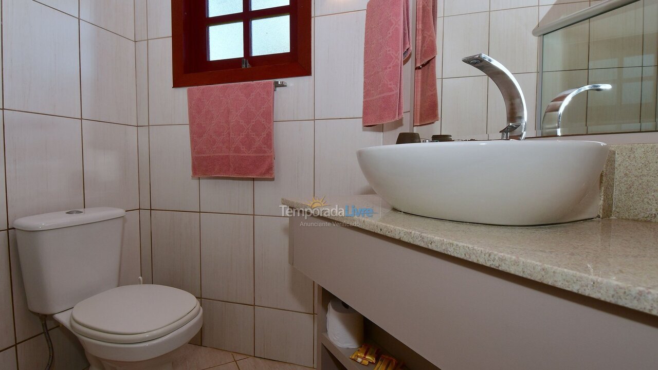 Casa para aluguel de temporada em Porto Belo (Araca)