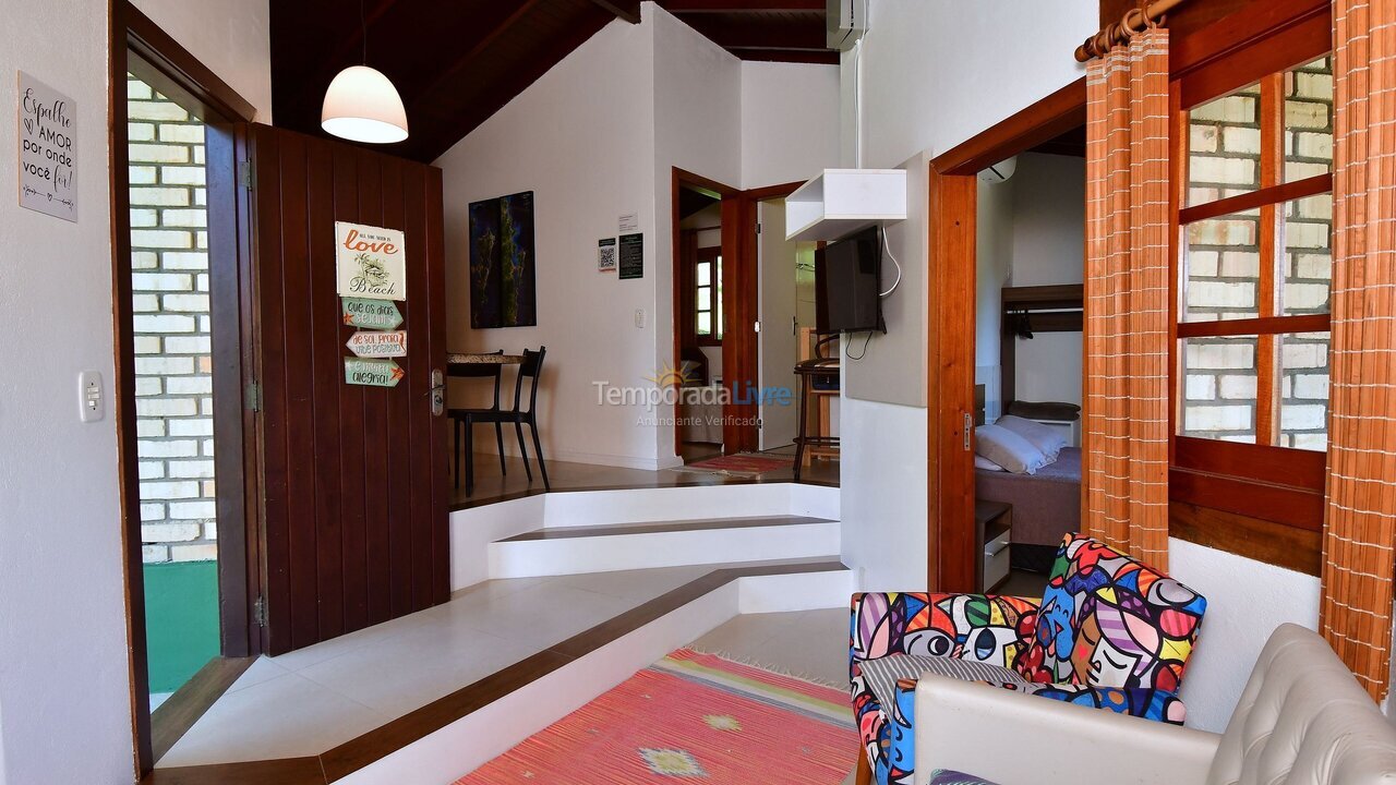 Casa para aluguel de temporada em Porto Belo (Araca)