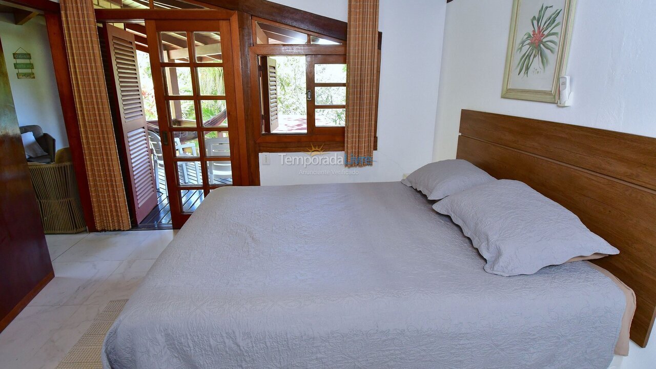 Casa para aluguel de temporada em Porto Belo (Araca)