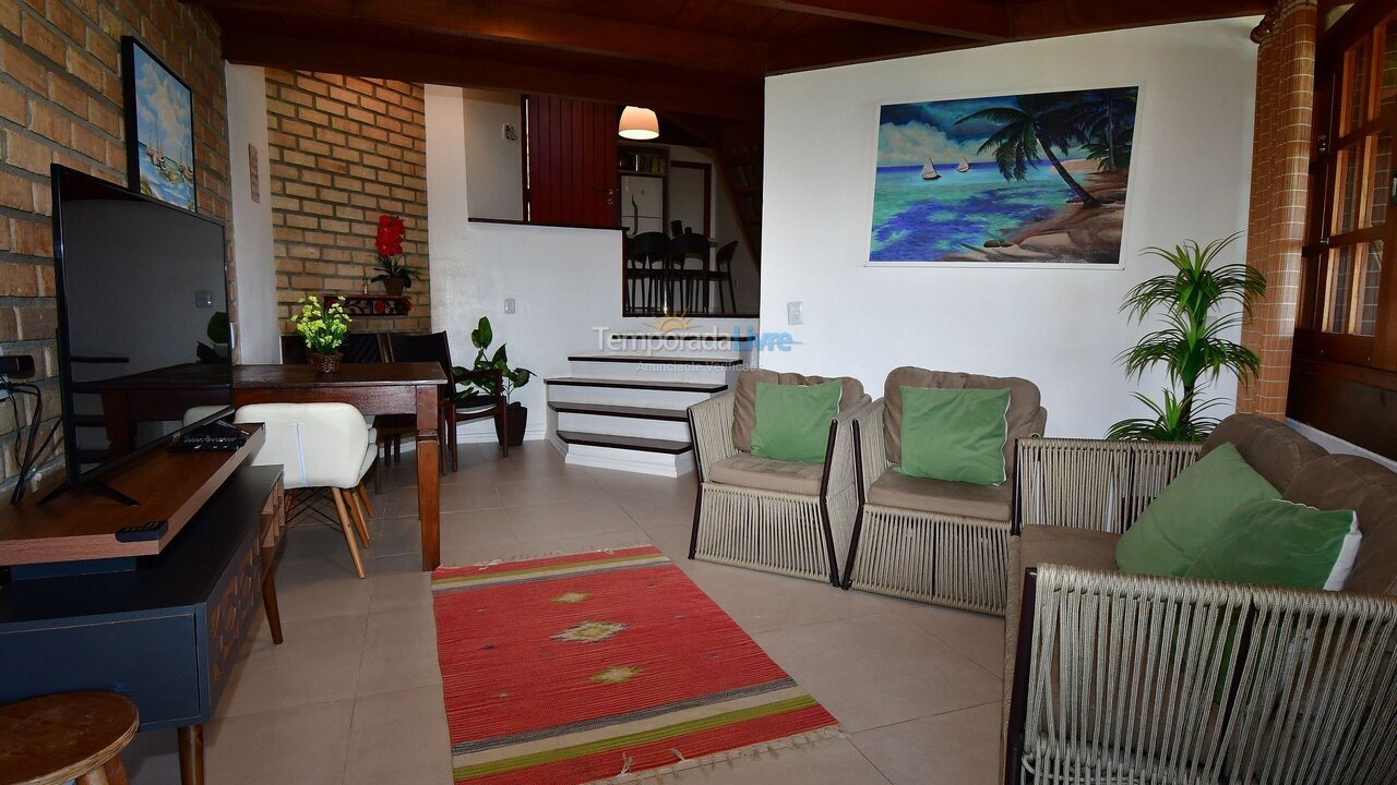 Casa para aluguel de temporada em Porto Belo (Araca)