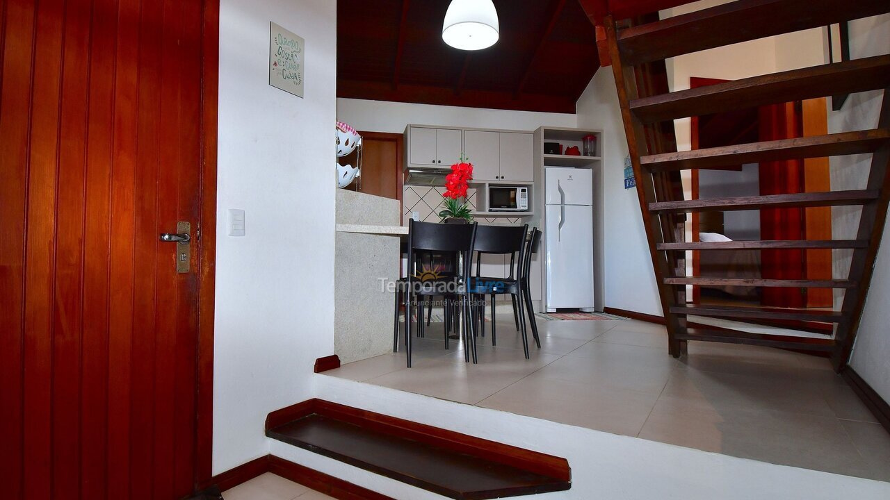 Casa para aluguel de temporada em Porto Belo (Araca)