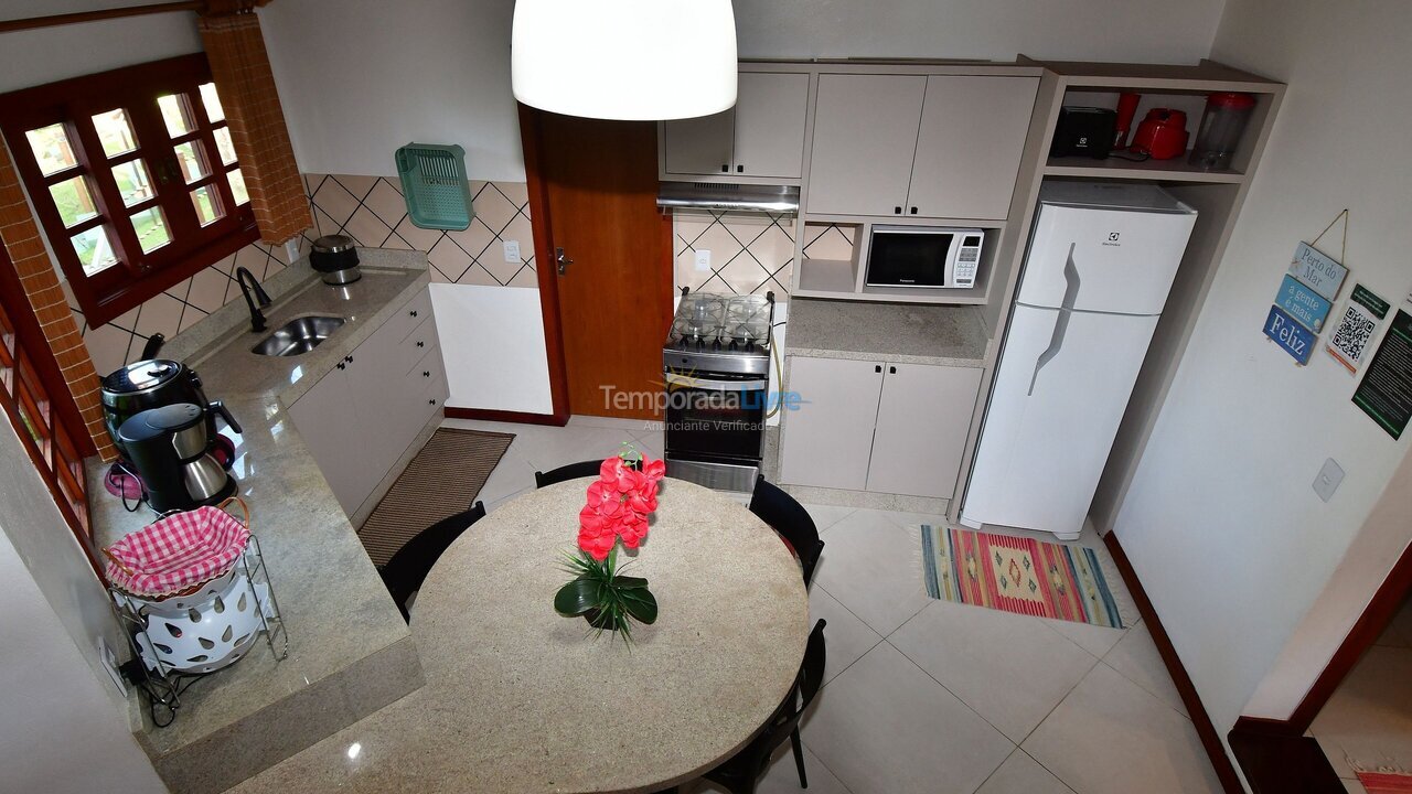 Casa para aluguel de temporada em Porto Belo (Araca)