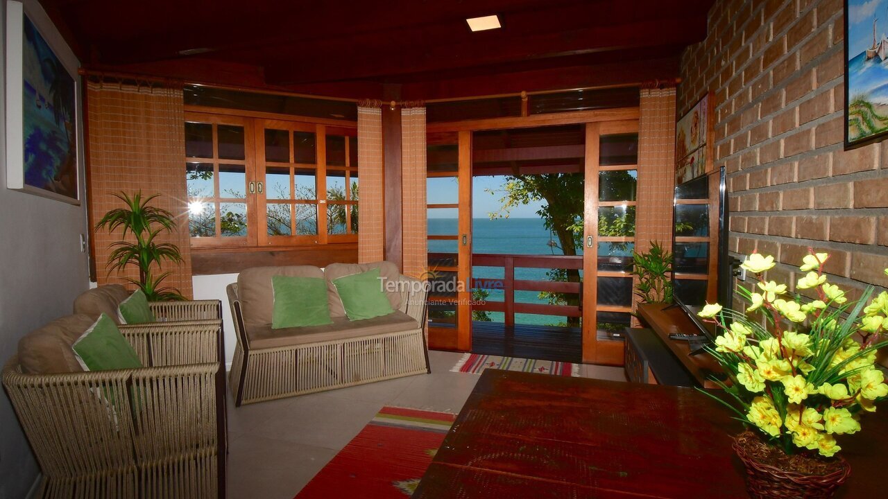 Casa para aluguel de temporada em Porto Belo (Araca)