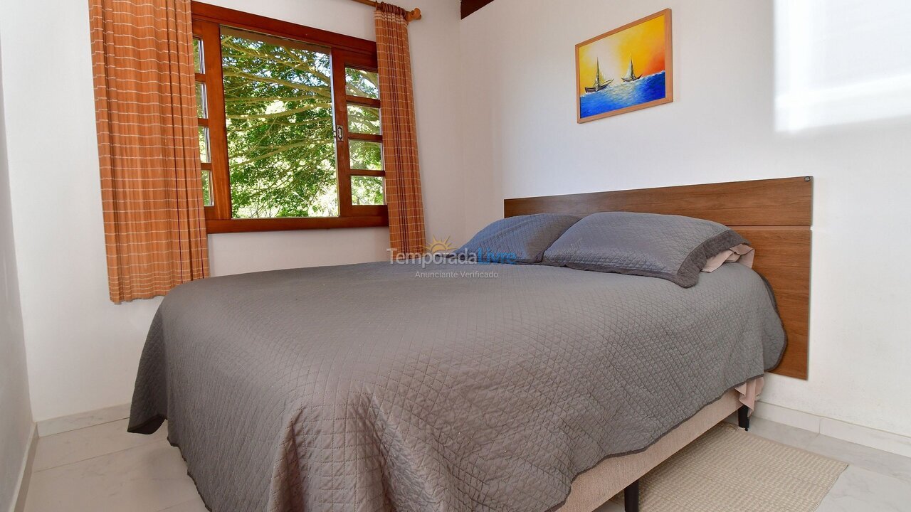 Casa para aluguel de temporada em Porto Belo (Araca)