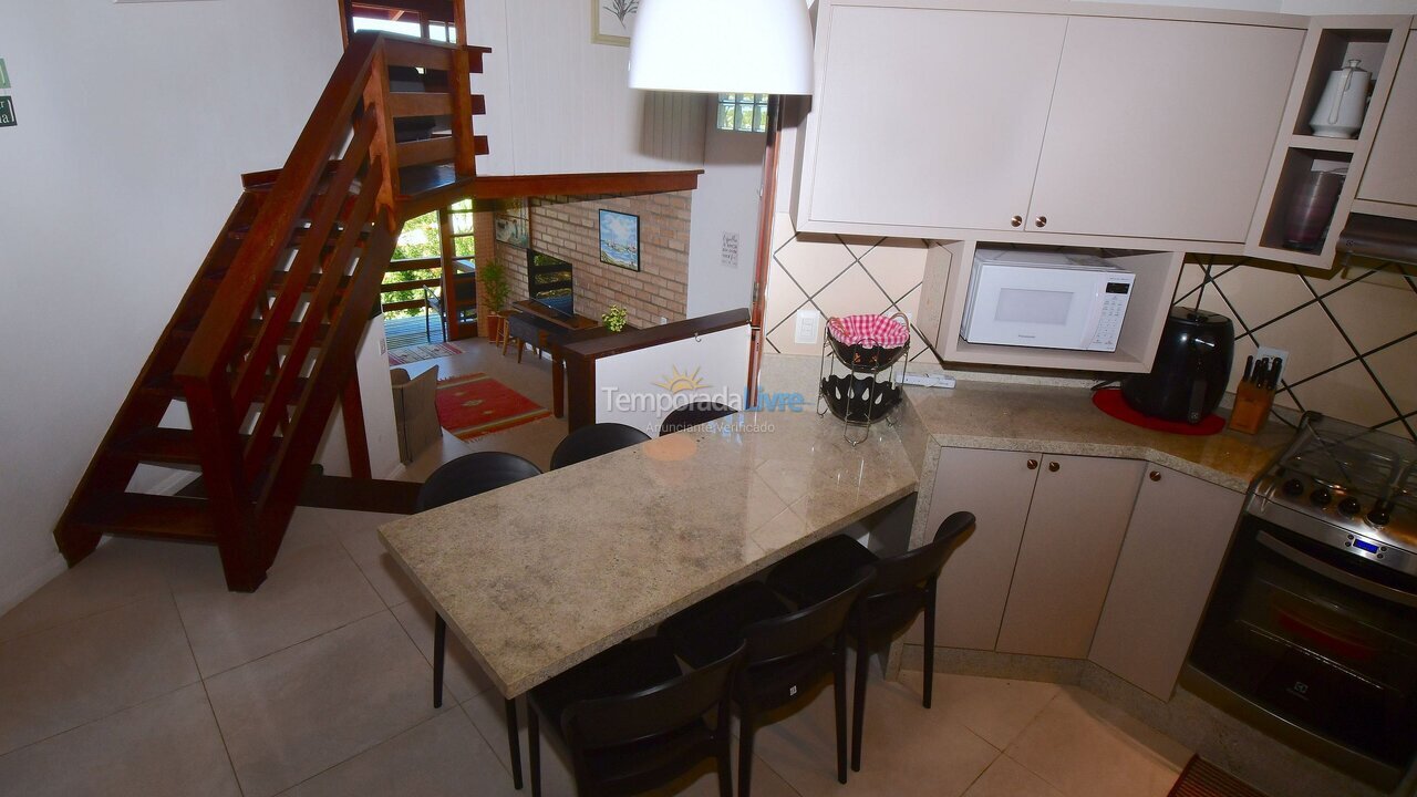 Casa para aluguel de temporada em Porto Belo (Araca)