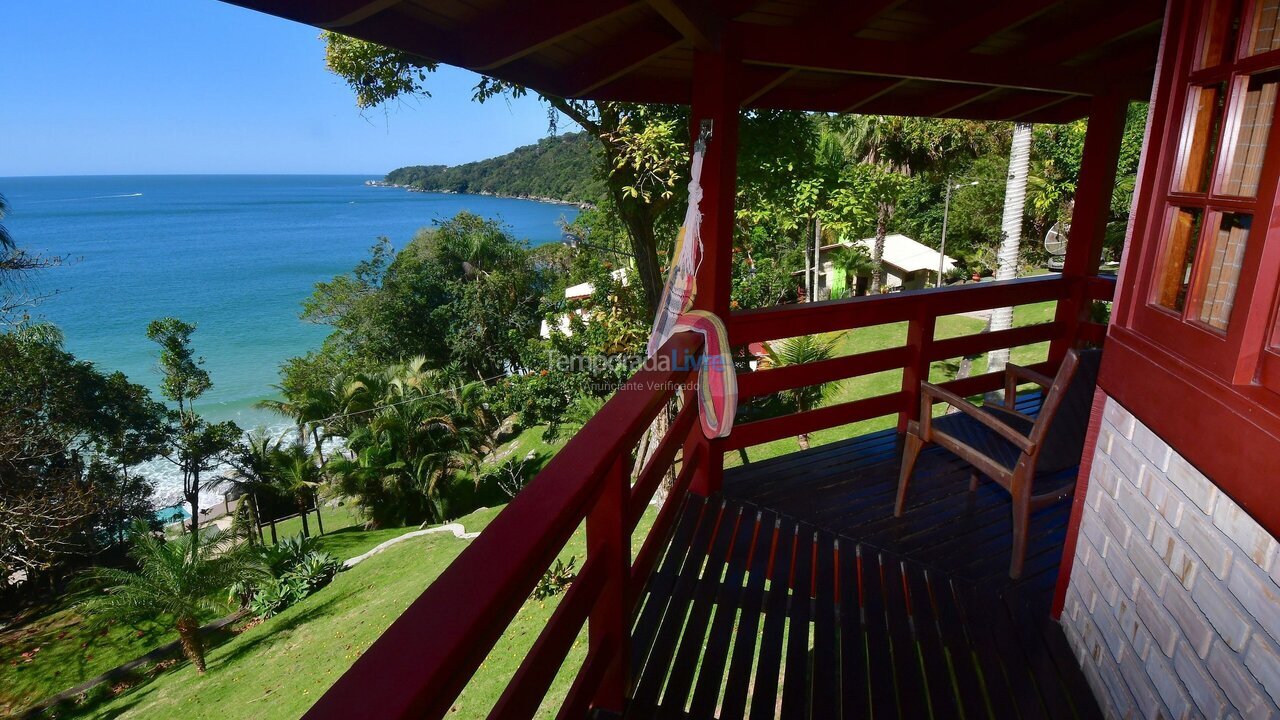 Casa para aluguel de temporada em Porto Belo (Araca)