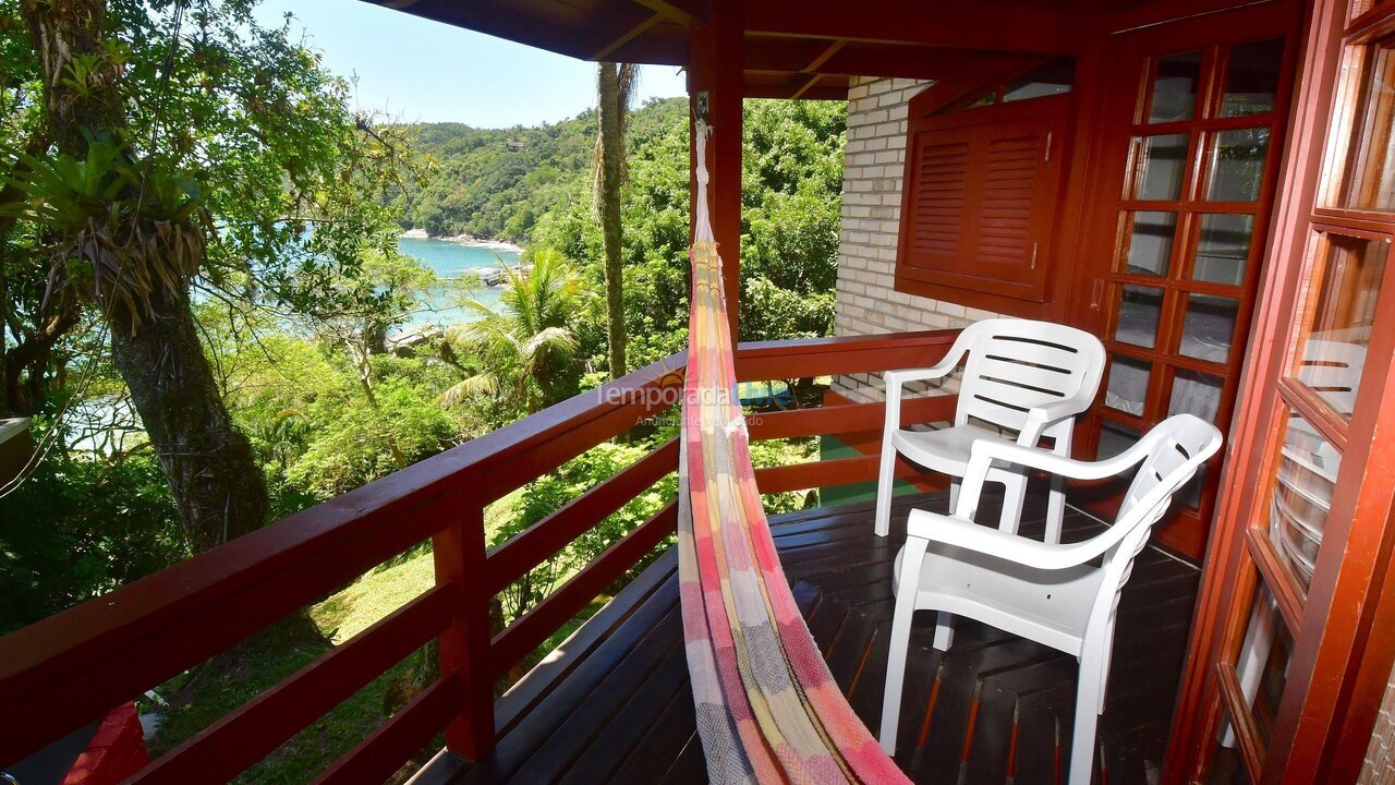 Casa para aluguel de temporada em Porto Belo (Araca)