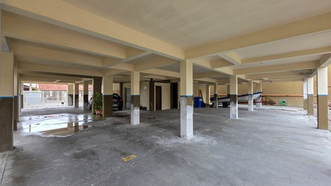 Apto Enseada e Prainha - 9 pessoas - 1 suíte + 2 dorm.