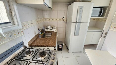 Apartamento frente a la playa con 3 dormitorios (1 suite), 1 plaza de aparcamiento, frente al restaurante.