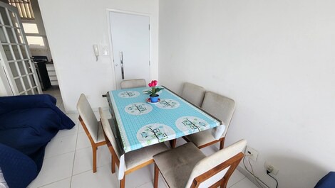 Apartamento frente a la playa con 3 dormitorios (1 suite), 1 plaza de aparcamiento, frente al restaurante.