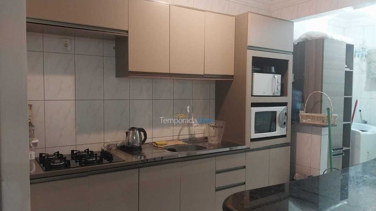Apartamento para aluguel de temporada em Itapema (Meia Praia)